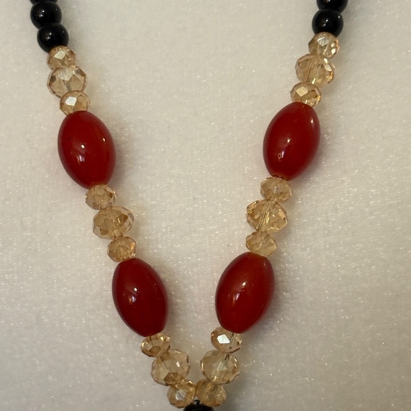 Chic Black, Amber and Red Beaded Necklace with Green Pendant - Picture 2 of 8